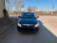 Gebraucht Skoda Fabia 60 PS (44 kW) 2014 Blau Limousine
