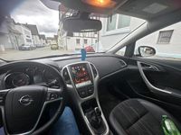 Gebraucht Opel Astra 140 PS (102 kW) 2013 Weiß Limousine