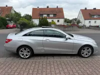 Gebraucht Mercedes E200 184 PS (135 kW) 2010 Silber Coupé