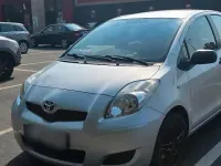 Gebraucht Toyota Yaris 99 PS (72 kW) 2012 Silber Kleinwagen
