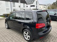 Gebraucht VW Touran Life 140 PS (102 kW) 2013 Schwarz Van / Kleinbus