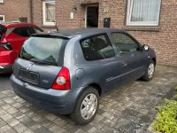 Gebraucht Renault Clio II 75 PS (55 kW) 2005 Grau Kleinwagen