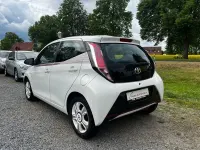 Używany Toyota Aygo 69 KM (50 kW) 2017 Biały Hatchback