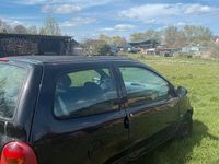 Second-hand Renault Twingo 58 CP (42 kW) 2000 Negru Hatchback