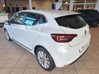 Gebraucht Renault Clio V Intens 140 PS (102 kW) 2022 Weiß Limousine