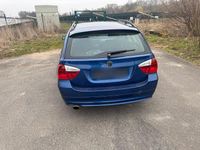 Gebraucht BMW 320 130 PS (95 kW) 2007 Blau Kombi