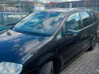 Gebraucht VW Touran 115 PS (84 kW) 2026 Schwarz Van / Kleinbus