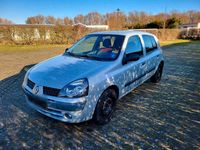 Gebraucht Renault Clio II 75 PS (55 kW) 2004 Silber Kleinwagen