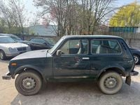 Gebraucht Lada niva 82 PS (60 kW) 2010 Grün SUV