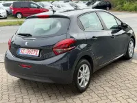 Gebraucht Peugeot 208 Active 82 PS (60 kW) 2017 Grau Kleinwagen