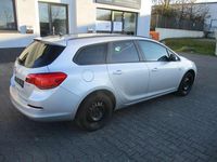 Gebraucht Opel Astra 110 PS (80 kW) 2014 Silber Kombi
