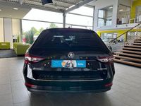 Gebraucht Skoda Superb 218 PS (160 kW) 2022 Black magic Kombi