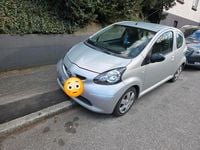 Gebraucht Toyota Aygo 68 PS (50 kW) 2007 Silber Kleinwagen