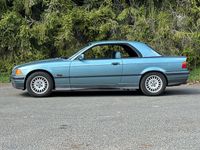 Gebraucht BMW 318 Cabriolet 116 PS (85 kW) 1995 Blau Cabrio