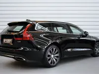 Gebraucht Volvo V60 Inscription 250 PS (183 kW) 2019 Schwarz Kombi