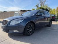 Gebraucht Opel Insignia Design Edition 160 PS (117 kW) 2011 Metro blue/metro Kombi