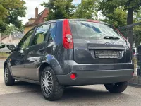 Gebraucht Ford Fiesta Ambiente 69 PS (50 kW) 2006 Grau Kleinwagen