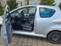 Używany Toyota Aygo 68 KM (50 kW) 2009 Srebrny Hatchback