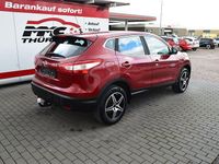 Gebraucht Nissan Qashqai Acenta 116 PS (85 kW) 2016 Rot SUV