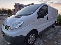 Gebraucht Renault Trafic 114 PS (83 kW) 2014 Weiß Van / Kleinbus