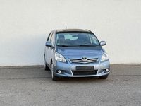 Gebraucht Toyota Verso Travel 147 PS (108 kW) 2013 Blau Van / Kleinbus