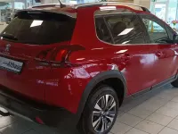 Gebraucht Peugeot 2008 Allure 131 PS (96 kW) 2019 Ultimaterot/metallic SUV