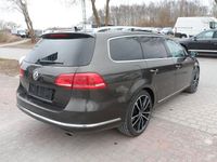 Gebraucht VW Passat Highline 170 PS (125 kW) 2012 Braun Kombi