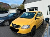 Gebraucht VW Fox 54 PS (39 kW) 2006 Gelb Kleinwagen