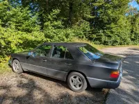 Gebraucht Mercedes 230 132 PS (97 kW) 1989 Schwarz Limousine