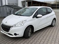 Gebraucht Peugeot 208 Active 68 PS (50 kW) 2014 Lack weiss banquise Kleinwagen