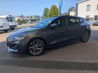 Gebraucht Ford Focus ST-Line X 116 PS (85 kW) 2023 Grau, magneticgrau (metallic) Limousine