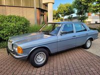 Gebraucht Mercedes E280 185 PS (136 kW) 1983 Silber Limousine