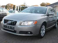 Gebraucht Volvo V70 Summum 109 PS (80 kW) 2010 Gold Kombi