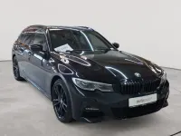 Gebraucht BMW 330 M Sport 184 PS (135 kW) 2021 Saphirschwarz metallic Kombi