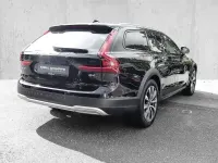 Gebraucht Volvo V90 CC Plus 197 PS (144 kW) 2023 Onyx black / metallic Kombi