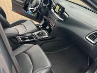 Gebraucht Kia Ceed Sportswagon 140 PS (102 kW) 2019 Grau Kombi