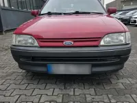 Używany Ford Escort 75 KM (55 kW) 1992 Czerwony Sedan/Limuzyna