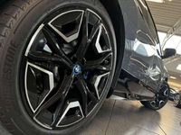 gebraucht BMW iX xDrive40 M Sport H/K HuD AHK PA+ DA DAB LED 22''