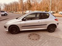 Gebraucht Peugeot 206 75 PS (55 kW) 2009 Silber Kleinwagen