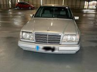 Gebraucht Mercedes E300 110 PS (80 kW) 1991 Grau Limousine