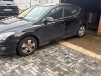 Gebraucht Hyundai i30 109 PS (80 kW) 2011 Schwarz Kombi