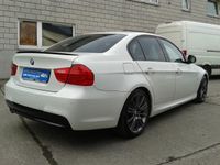 Gebraucht BMW 318 185 PS (136 kW) 2011 Weiß metallic Limousine
