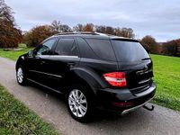 Second-hand Mercedes ML320 224 CP (164 kW) 2008 Negru SUV