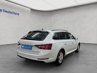 Gebraucht Skoda Superb Ambition 150 PS (110 kW) 2023 Moonweiß perleffekt Kombi