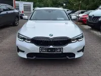 Gebraucht BMW 330 Sport Line 258 PS (189 kW) 2020 Mineralweiss Kombi
