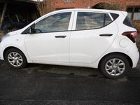 Gebraucht Hyundai i10 67 PS (49 kW) 2018 Weiß Kleinwagen