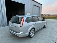 Gebraucht Ford Focus 109 PS (80 kW) 2010 Silber Kombi