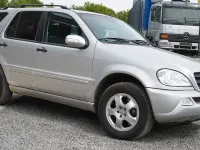 Usata Mercedes ML270 163 CV (119 kW) 2004 Argento SUV