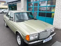 Gebraucht Mercedes E230 136 PS (100 kW) 1982 Grün Limousine