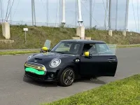 Usata Mini Cooper SE 135 kW (184 CV) 2021 Blu Utilitaria